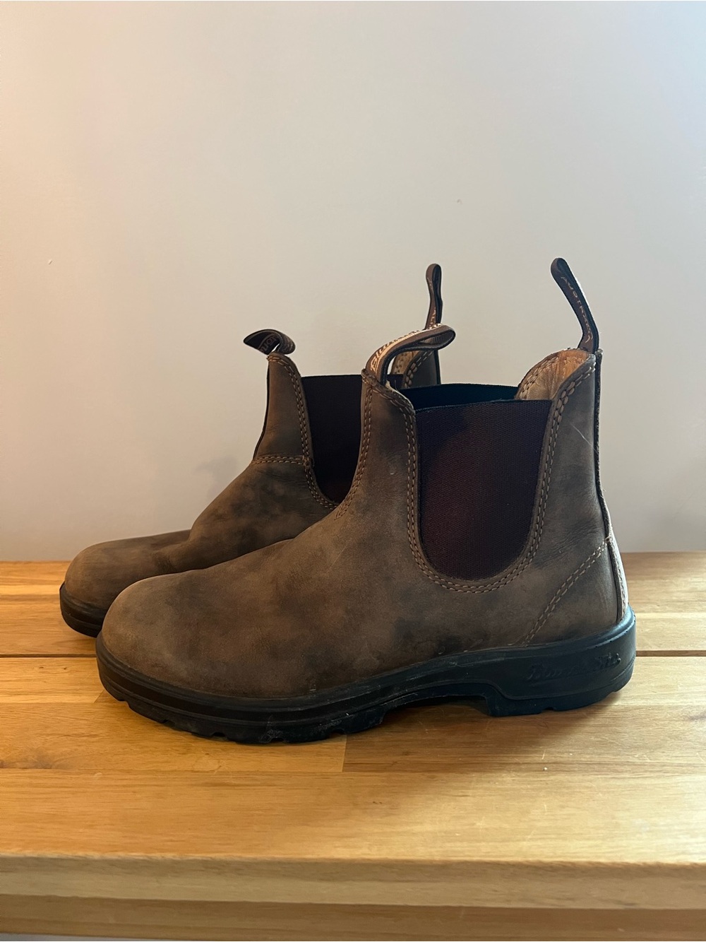 Blundstone BL585 Chelsea Boots in Rustic Brown